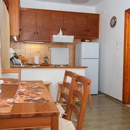 Holiday home Cozy Little House In Ioulida - Kea